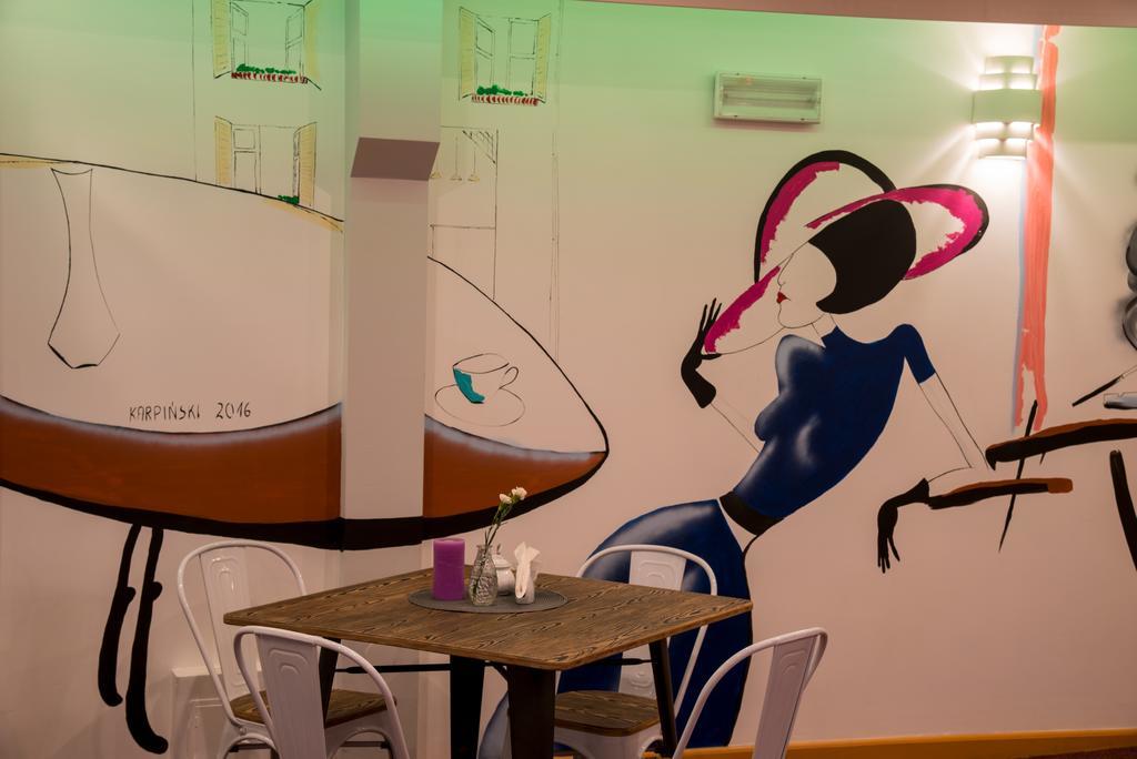 博瑞酒店 Ciechanów 外观 照片